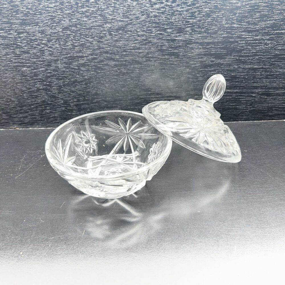 Anchor Hocking Oatmeal/ Starburst Pattern Glass Candy Dish w/Lid 5” Vintage